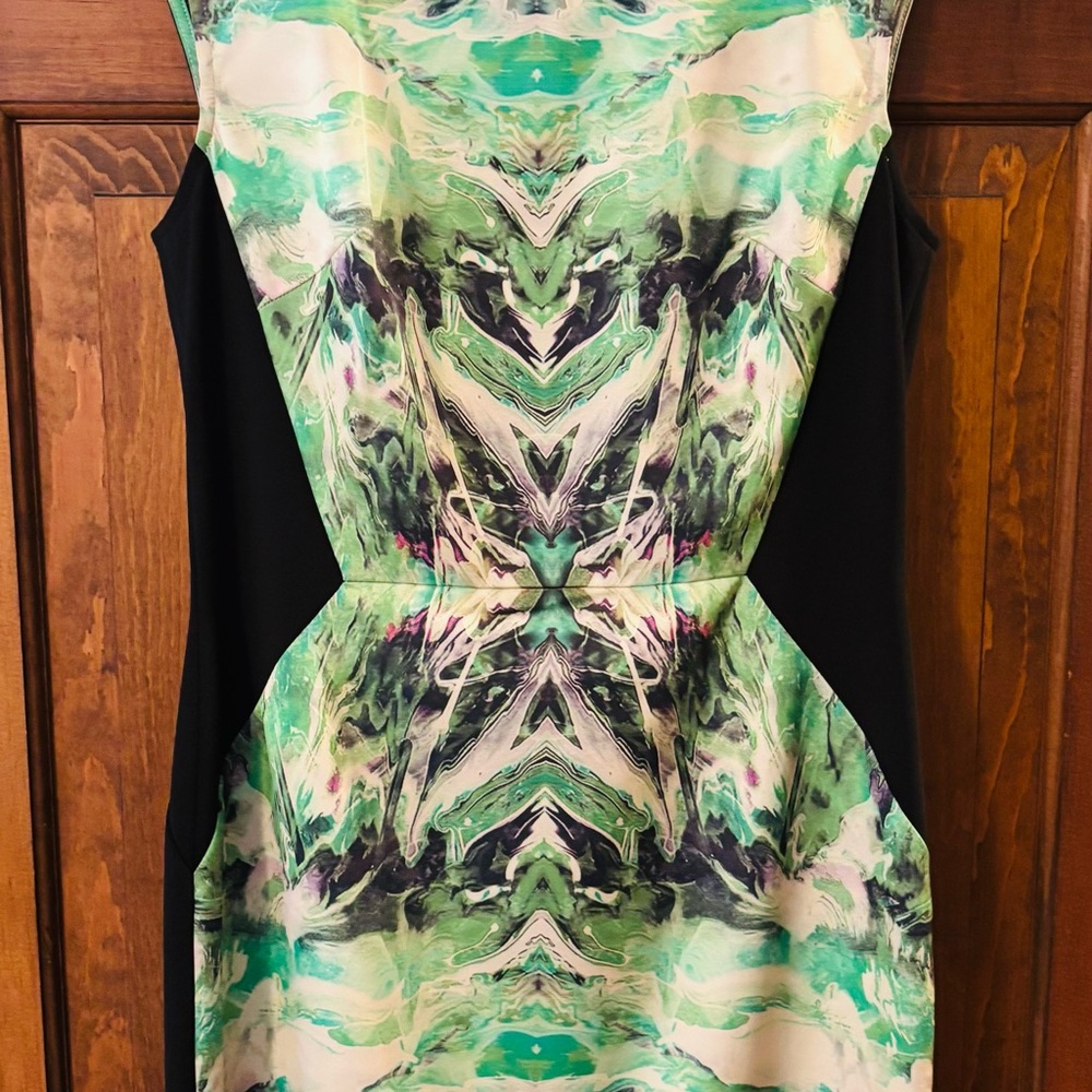 Chic Abstract Green and Black Midi Dress